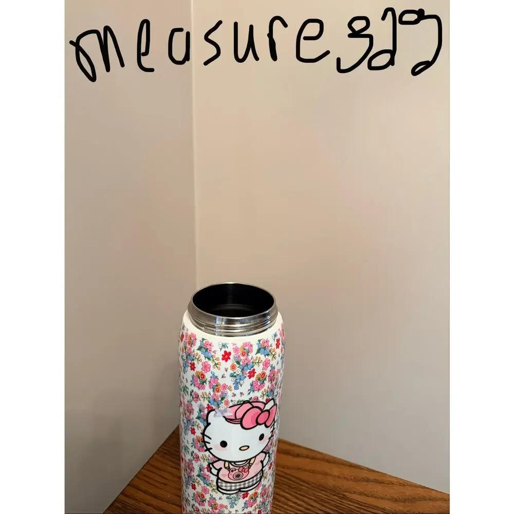 New Hello Kitty double walled stainless steel insulated 32 OZ water bottle.